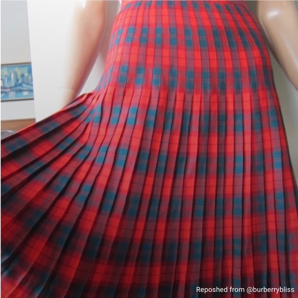 Vintage Aljean 60s red and green tartan pleated wool midi skirt made in Canada - Picture 1 of 16